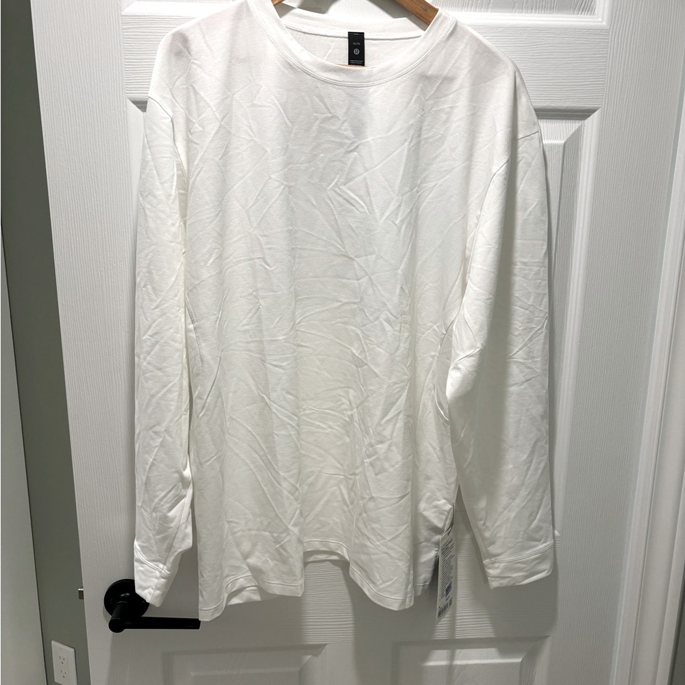Lululemon Men’s long sleeve t-shirt. BNWT. Size XL